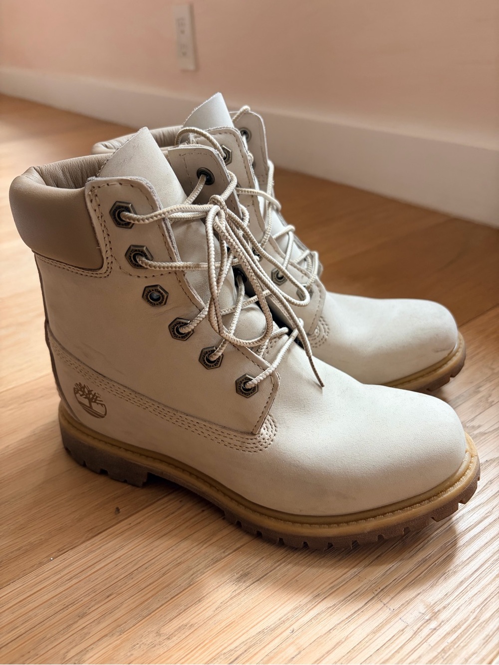 Timberland Cream Lace-Up Work Boots with Built-in hidden height increase